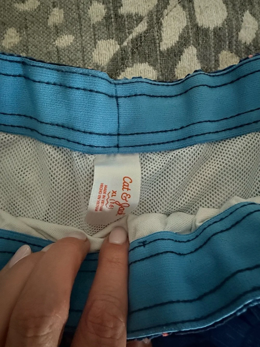K120- (5) swim trunks Eddie Bauer Kids Swim Set - (1) Gray Rash Guard